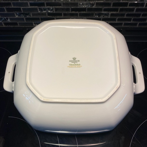 VILLEROY & BACH SOUP TUREEN - Picture 8 of 9